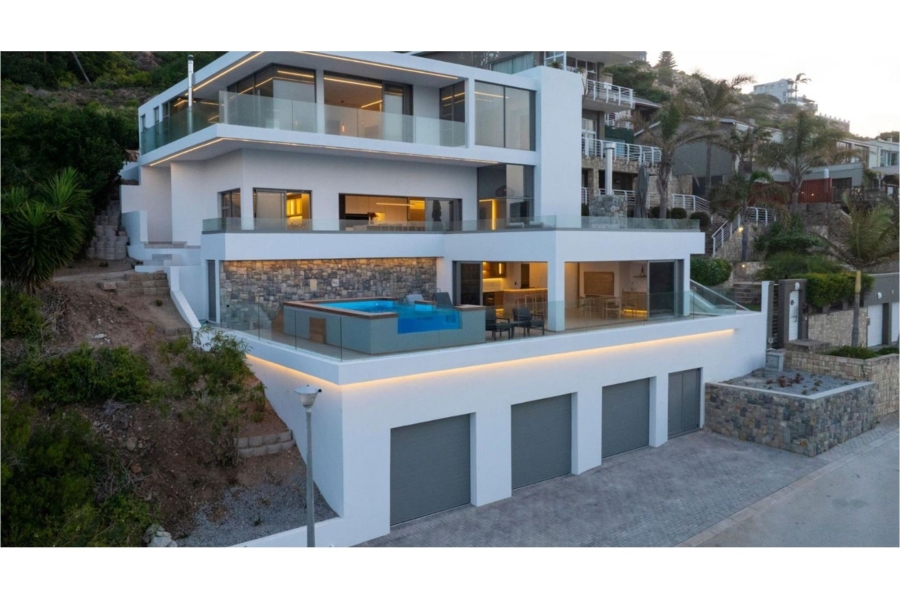 4 Bedroom Property for Sale in Mossel Bay Central Western Cape